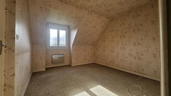 Quintin (22800) Maison individuelle 4 chambres avec vie de plain-pied, jardin clos expo Sud et sous-sol complet, proche centr