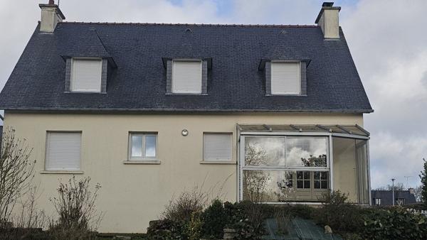 Quintin (22800) Maison individuelle 4 chambres avec vie de plain-pied, jardin clos expo Sud et sous-sol complet, proche centr