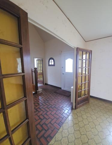 Quintin (22800) Maison individuelle 4 chambres avec vie de plain-pied, jardin clos expo Sud et sous-sol complet, proche centr