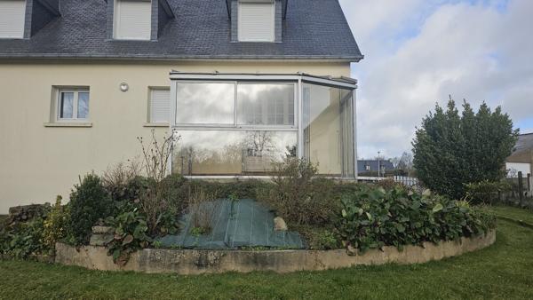 Quintin (22800) Maison individuelle 4 chambres avec vie de plain-pied, jardin clos expo Sud et sous-sol complet, proche centr