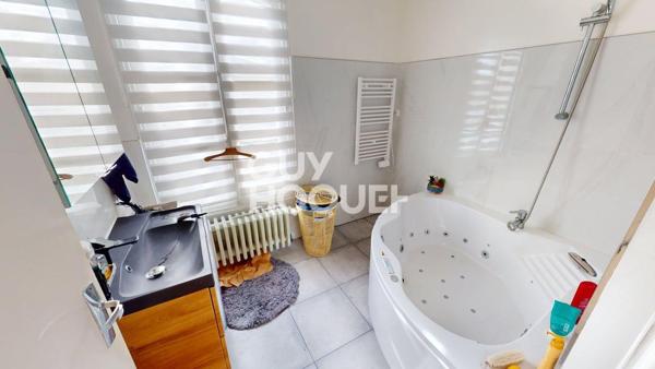 BATIMENT 340M2 HABITATION ET USAGE PRO