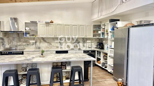 MAISON À VENDRE DE 10 PIÈCES DE 230,00 M²