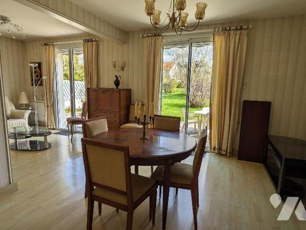 EXCLUSIVITÉ - LES HERBIERS - Idéalement situé en centre-ville et à proximité immédiate de la fu...