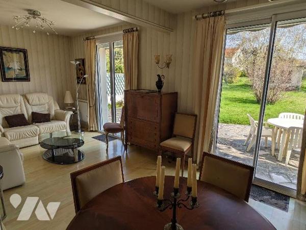 EXCLUSIVITÉ - LES HERBIERS - Idéalement situé en centre-ville et à proximité immédiate de la fu...