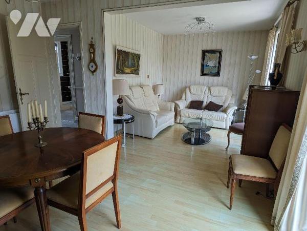 EXCLUSIVITÉ - LES HERBIERS - Idéalement situé en centre-ville et à proximité immédiate de la fu...