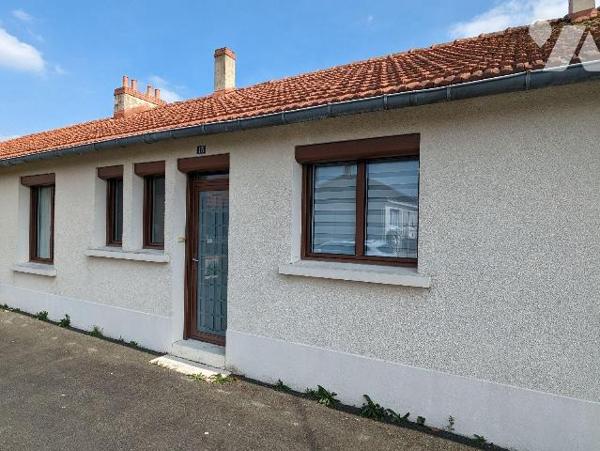 EXCLUSIVITÉ - LES HERBIERS - Idéalement situé en centre-ville et à proximité immédiate de la fu...