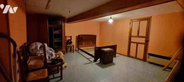 RANNEE - sortie ville LA GUERCHE - Maison avec garages et terrain