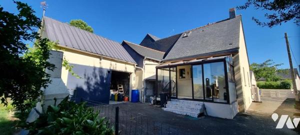 RANNEE - sortie ville LA GUERCHE - Maison avec garages et terrain