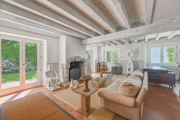 Vente Maison de luxe Cranves-Sales 9 Pièces 394 m²