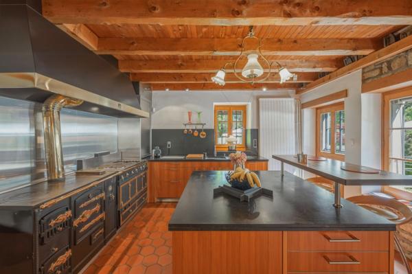 Vente Maison de luxe Cranves-Sales 9 Pièces 394 m²