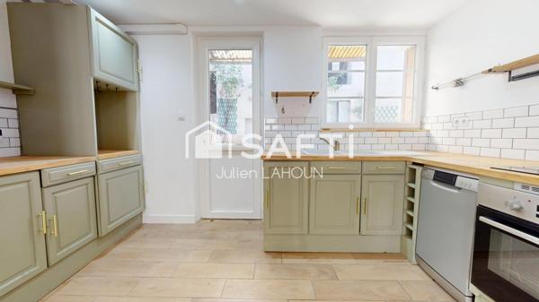 Maison rénovée, 3 chambres, cours et dépendances