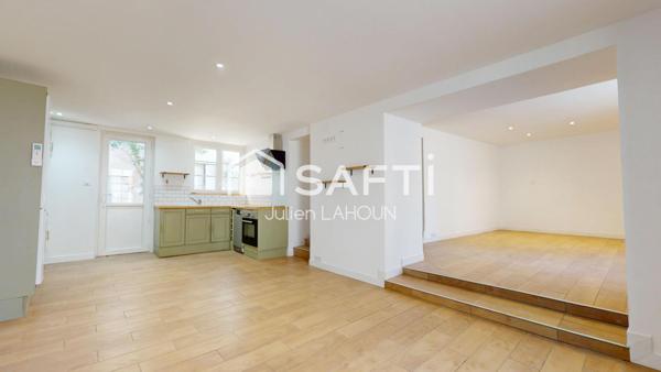 Maison rénovée, 3 chambres, cours et dépendances