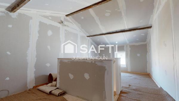 Maison rénovée, 3 chambres, cours et dépendances
