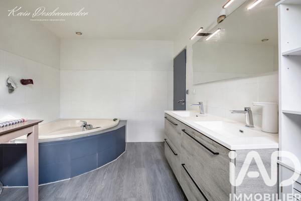 Maison à vendre 7 pièces 182 m² Échenevex