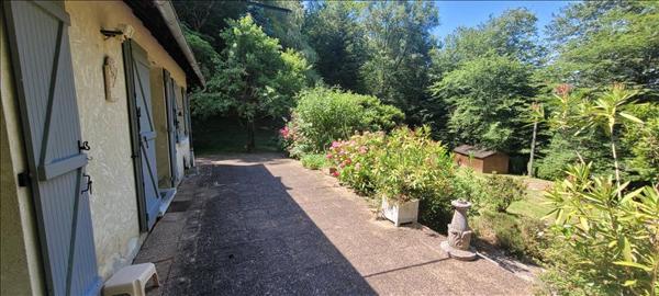 Maison à vendre |  Altillac |  5 pièces | 100 m²