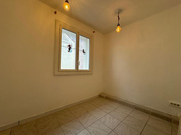 Secteur Saint Antoine 13015 Maison de ville type 3  à vendre