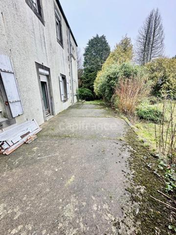 Grande maison de bourg : Maison à vendre 7 pièces BERRIEN (29)