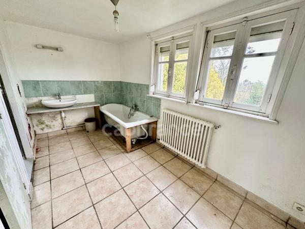 Grande maison de bourg : Maison à vendre 7 pièces BERRIEN (29)