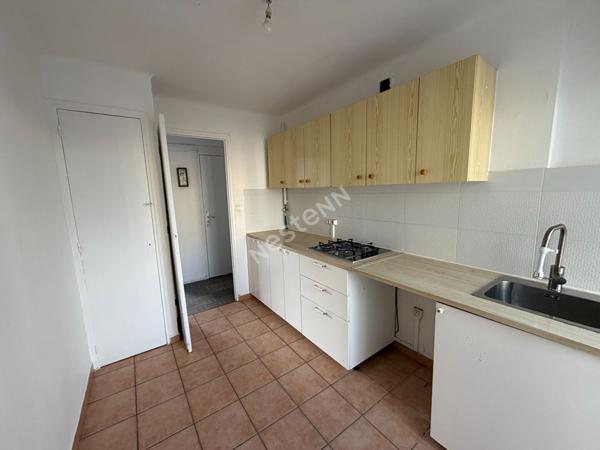 Appartement Marseille 5ème 3 pièce(s) 64 m2 BALCON, CAVE