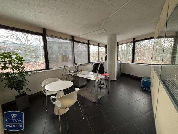 Local professionnel à vendre 159.3m²