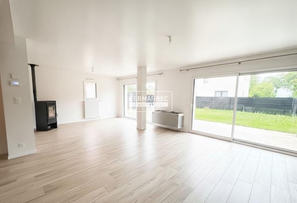 Maison 8 pièces – 126 m² environ à Saint-Aubin-d'Aubigné (ref : 38118)