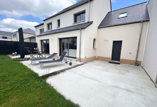 Maison 8 pièces – 126 m² environ à Saint-Aubin-d'Aubigné (ref : 38118)
