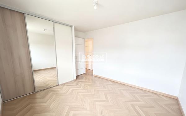 Maison 8 pièces – 126 m² environ à Saint-Aubin-d'Aubigné (ref : 38118)
