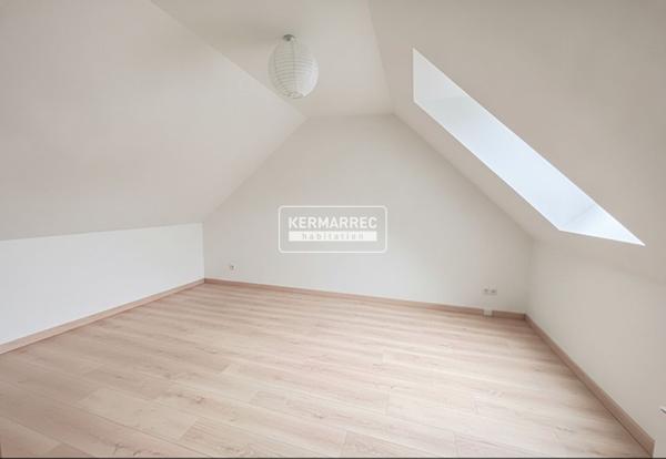 Maison 8 pièces – 126 m² environ à Saint-Aubin-d'Aubigné (ref : 38118)