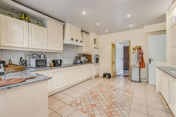 Vente Bastide Châteauneuf-Grasse 12 Pièces 344 m²