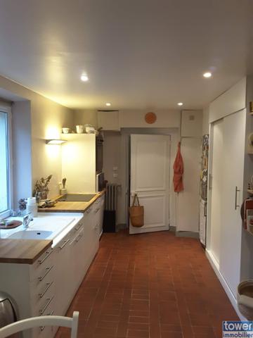 Maison de village
                                                                                                                                                                                                                                                                                                                        14 pièce(s)                                                                                                                                                                                                          7 chambre(s)                                                                                                                                                                                                          290  m²
