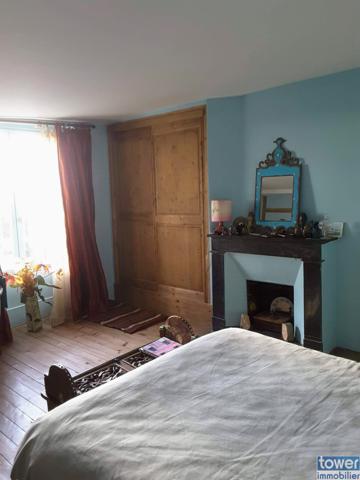 Maison de village
                                                                                                                                                                                                                                                                                                                        14 pièce(s)                                                                                                                                                                                                          7 chambre(s)                                                                                                                                                                                                          290  m²