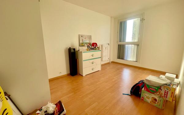 Appartement à vendre    4 pièces • 76 m2 Les Ulis