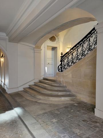 Studio d’exception sur l’Île Saint-Louis – Quai de Seine