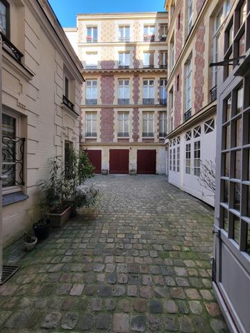 Studio d’exception sur l’Île Saint-Louis – Quai de Seine