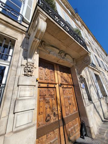 Studio d’exception sur l’Île Saint-Louis – Quai de Seine