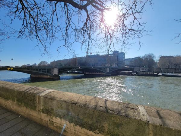 Studio d’exception sur l’Île Saint-Louis – Quai de Seine