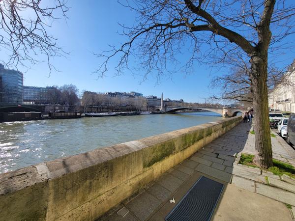 Studio d’exception sur l’Île Saint-Louis – Quai de Seine