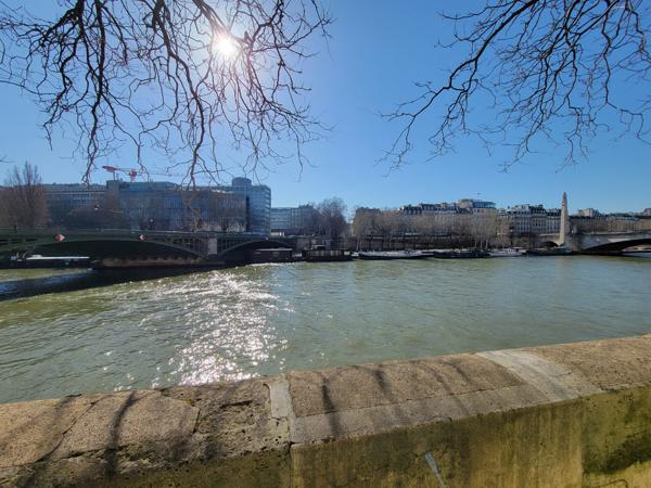 Studio d’exception sur l’Île Saint-Louis – Quai de Seine