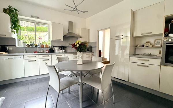 Maison à vendre    8 pièces •  Limoges