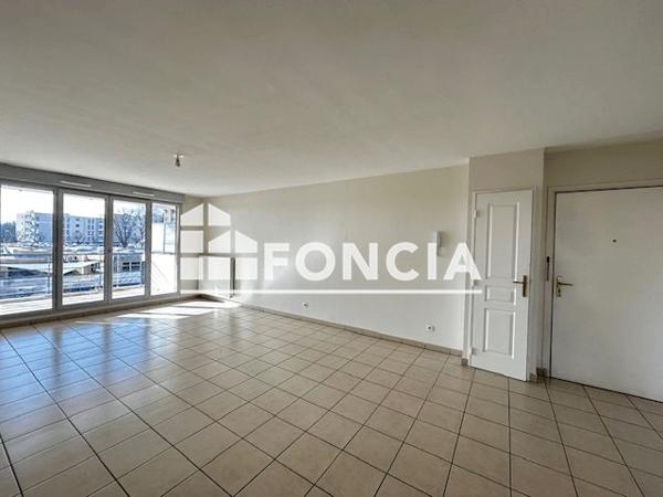 Location Appartement 4 pièces 89.87 m² - 23 RUE DE LA TABLE DE PIERRE Francheville 69340