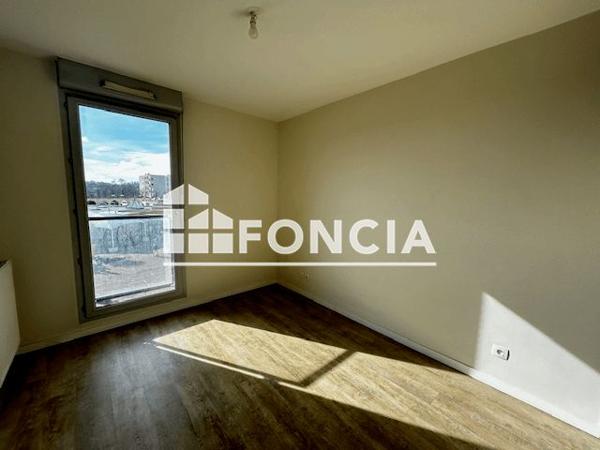 Location Appartement 4 pièces 89.87 m² - 23 RUE DE LA TABLE DE PIERRE Francheville 69340