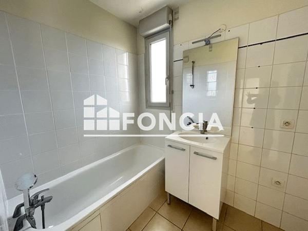 Location Appartement 4 pièces 89.87 m² - 23 RUE DE LA TABLE DE PIERRE Francheville 69340