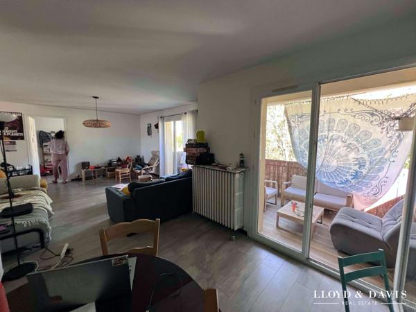 Appartement traversant au dernier étage