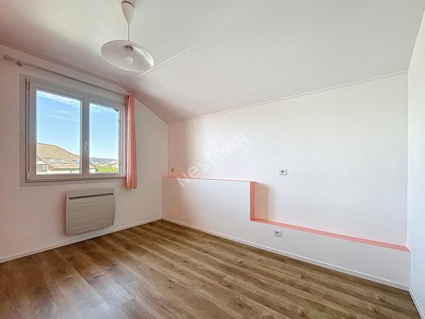 ANNECY (secteur Meythet) _ Appartement 4 pièces, en duplex de 70 m² au sol, avec jardin, cellier et garage à vendre