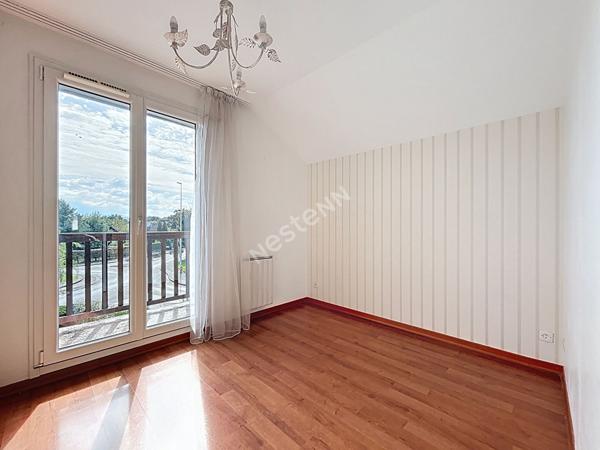 ANNECY (secteur Meythet) _ Appartement 4 pièces, en duplex de 70 m² au sol, avec jardin, cellier et garage à vendre