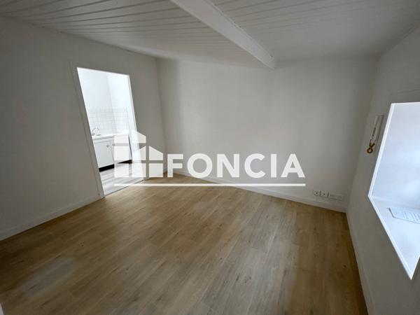 Location Appartement 2 pièces 27.62 m² - (ENTREE PAR LE 12 RUE DUPATY) La Rochelle 17000