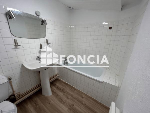 Location Appartement 2 pièces 27.62 m² - (ENTREE PAR LE 12 RUE DUPATY) La Rochelle 17000