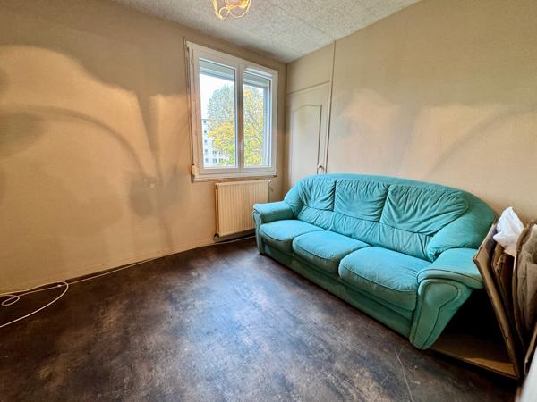 appartement F3 à rafraichir 50 m2 à Stains avec cave
