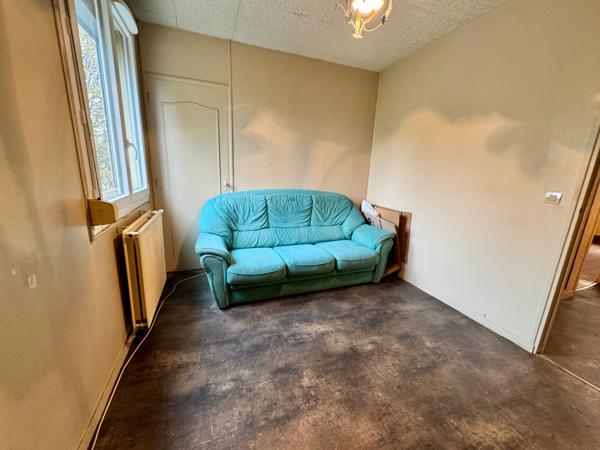 appartement F3 à rafraichir 50 m2 à Stains avec cave