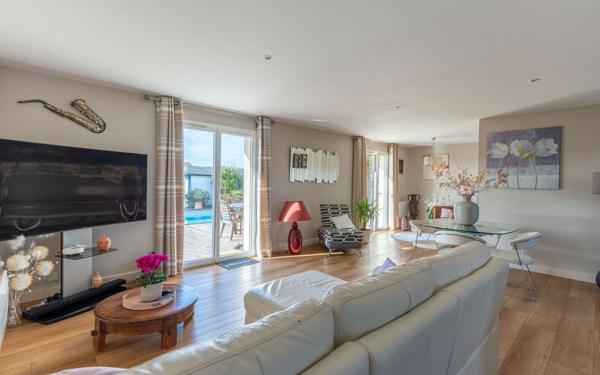 Maison à vendre    4 pièces •  Biscarrosse